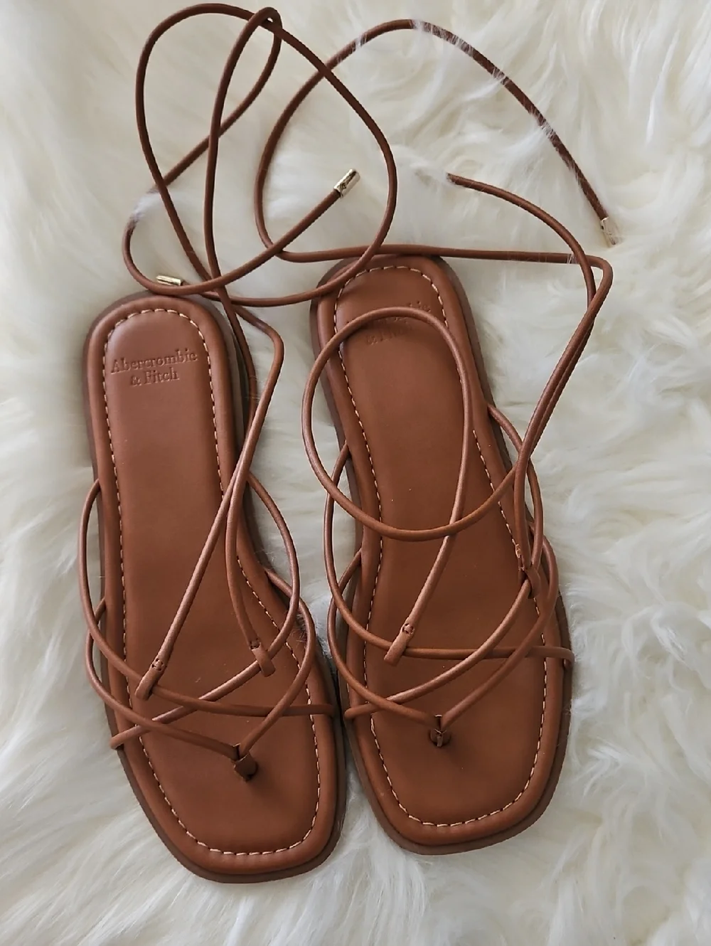 Size 6 Abercrombie & Fitch Tan Lace-Up Strappy Flat Sandals - Picture 1 of 4